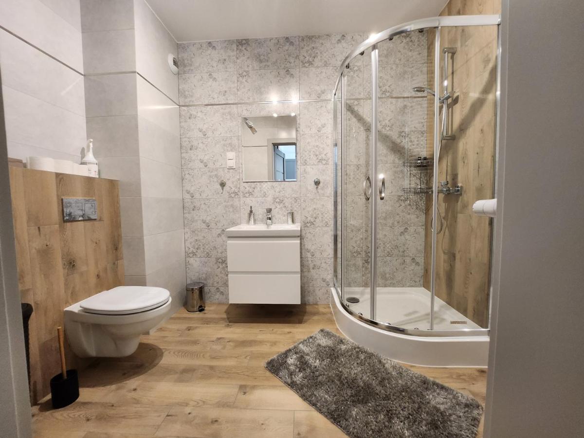 Dwa Jelonki, Ul Sciegiennego, Centrum, Garaz, Ogrodek Kielce Esterno foto
