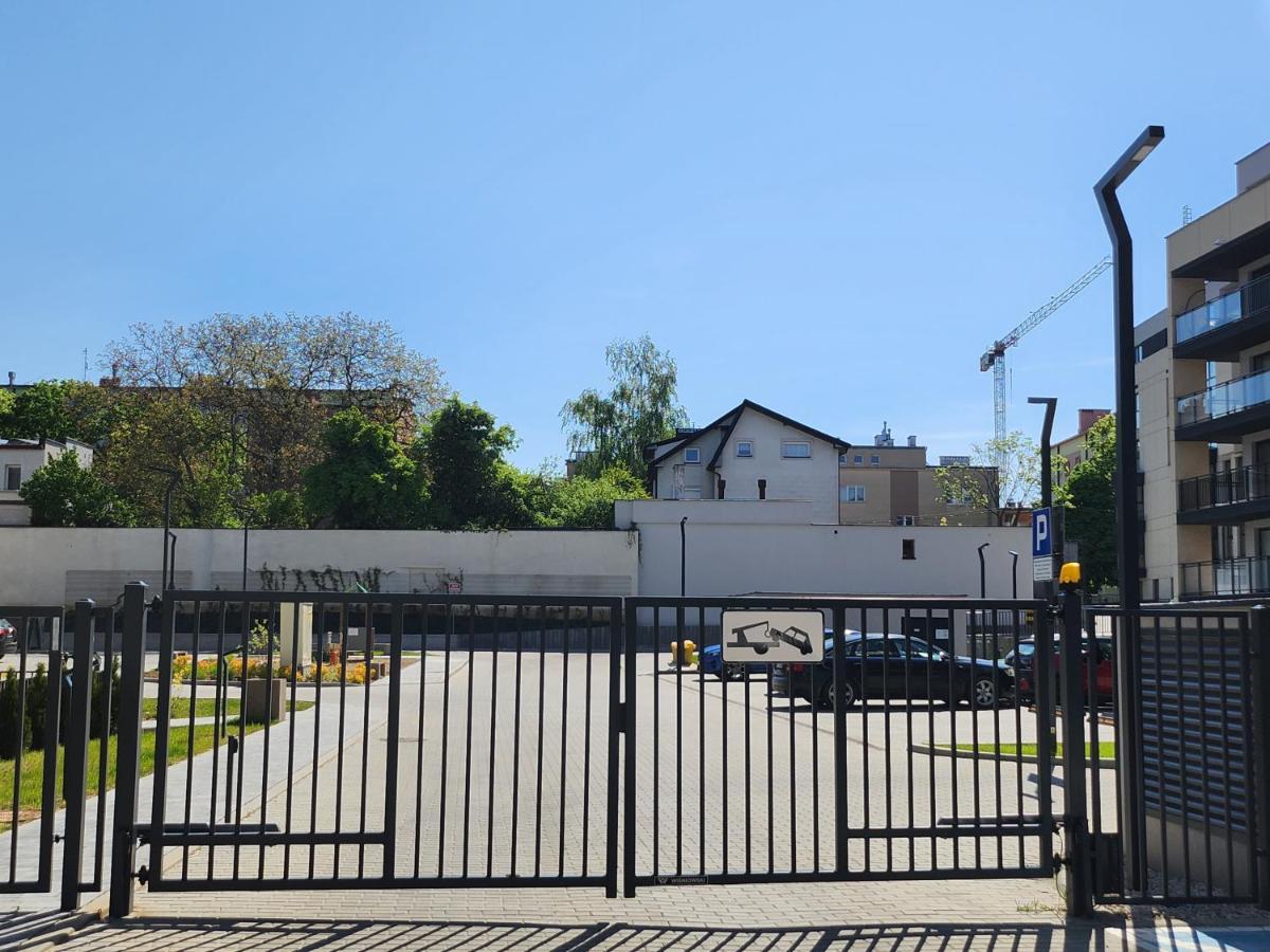 Dwa Jelonki, Ul Sciegiennego, Centrum, Garaz, Ogrodek Kielce Esterno foto