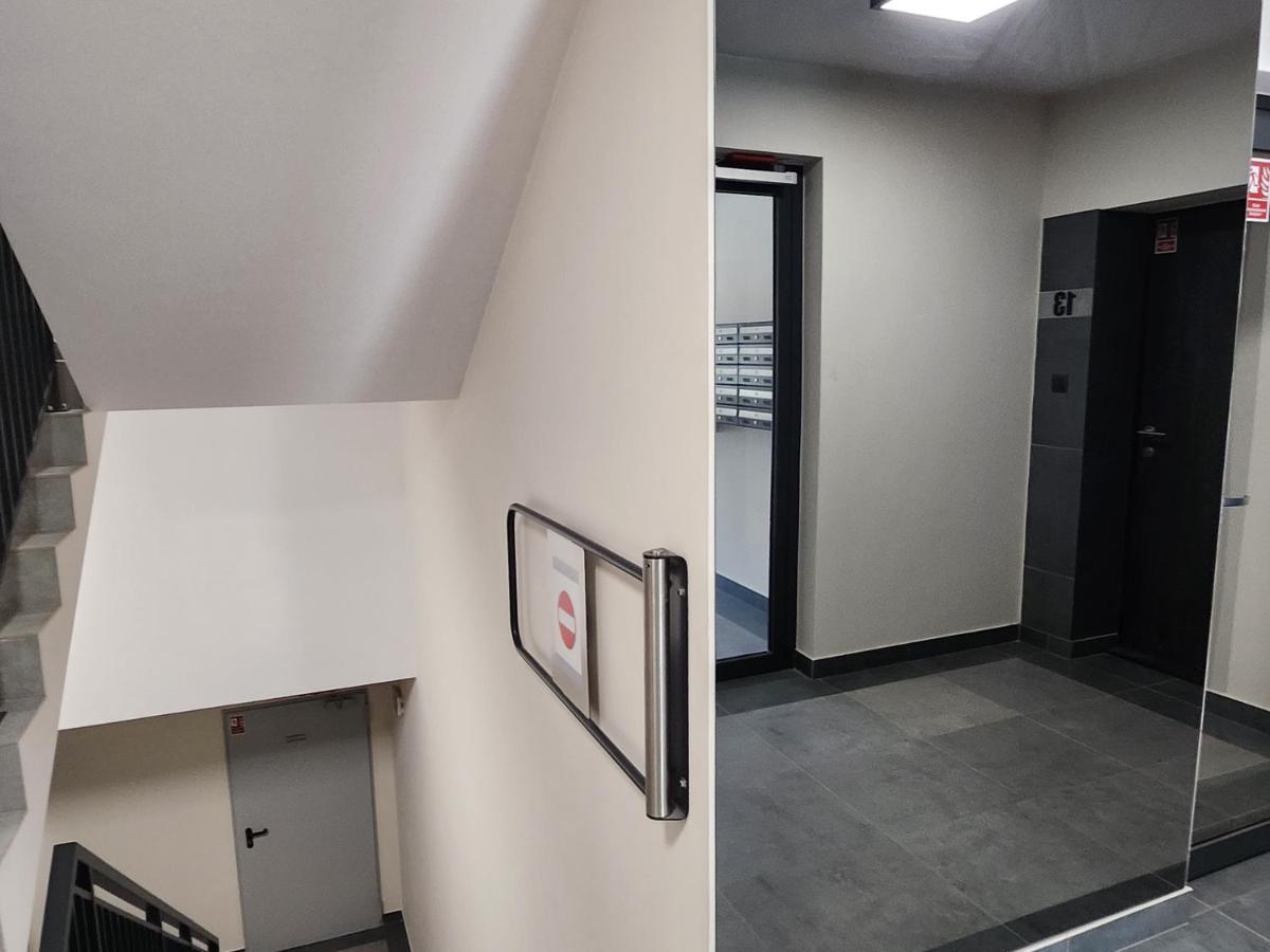 Dwa Jelonki, Ul Sciegiennego, Centrum, Garaz, Ogrodek Kielce Esterno foto